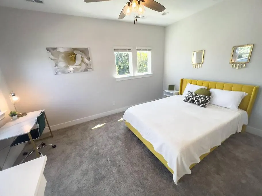 4 Story Queen City Retreat! New! Walk To Downtown! Charlotte United States
