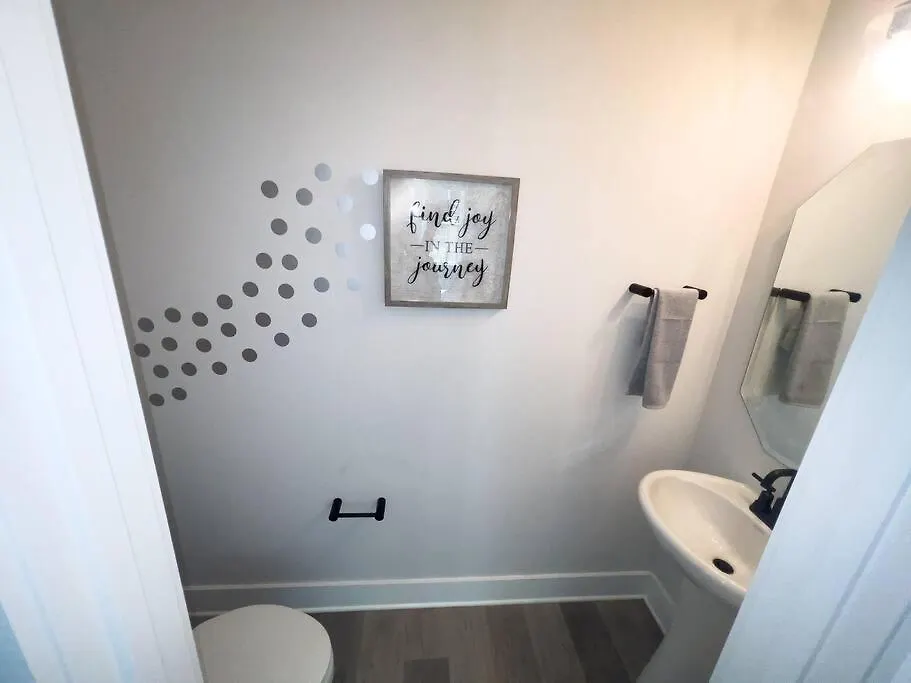 4 Story Queen City Retreat! New! Walk To Downtown! Charlotte