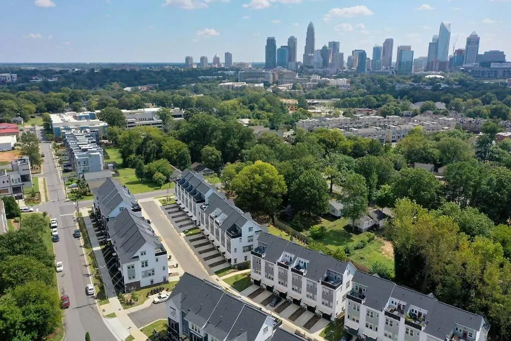 4 Story Queen City Retreat! New! Walk To Downtown! contacts